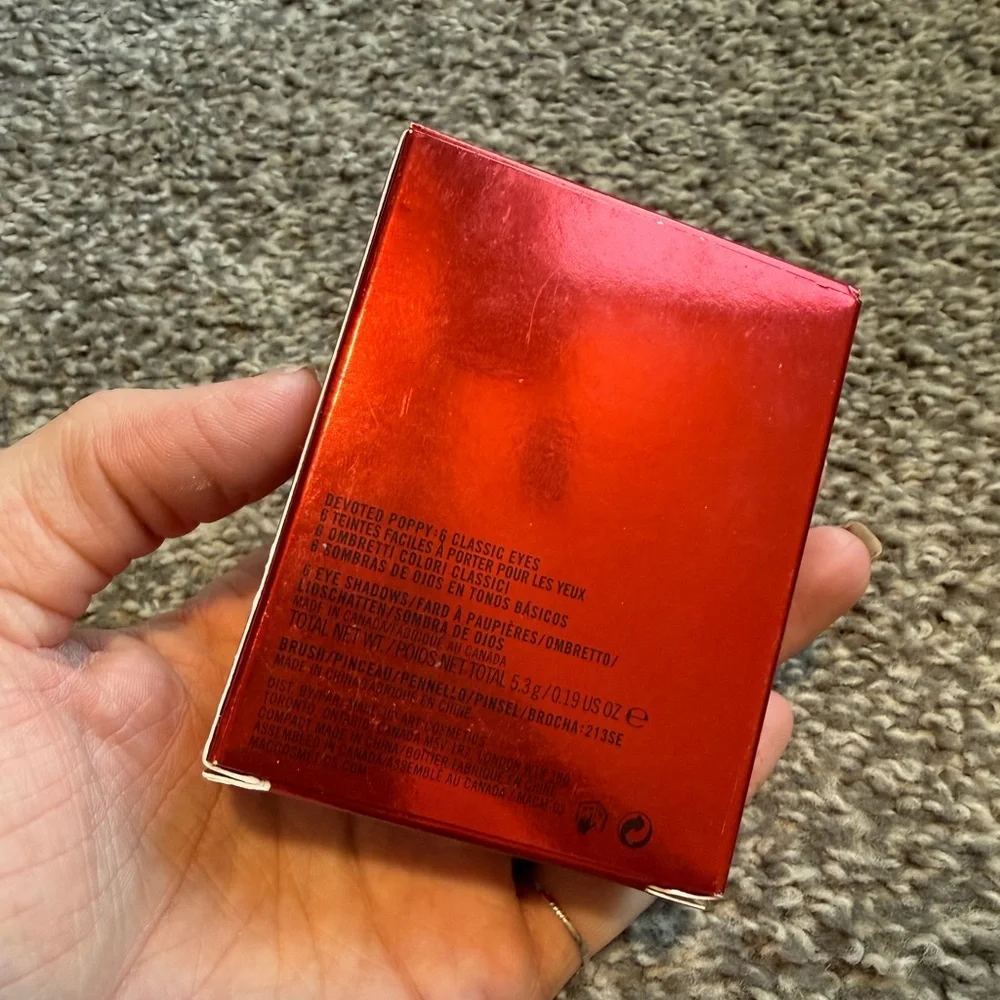 BNIB Devoted Poppy Palette | MAC - Picture 2 of 6